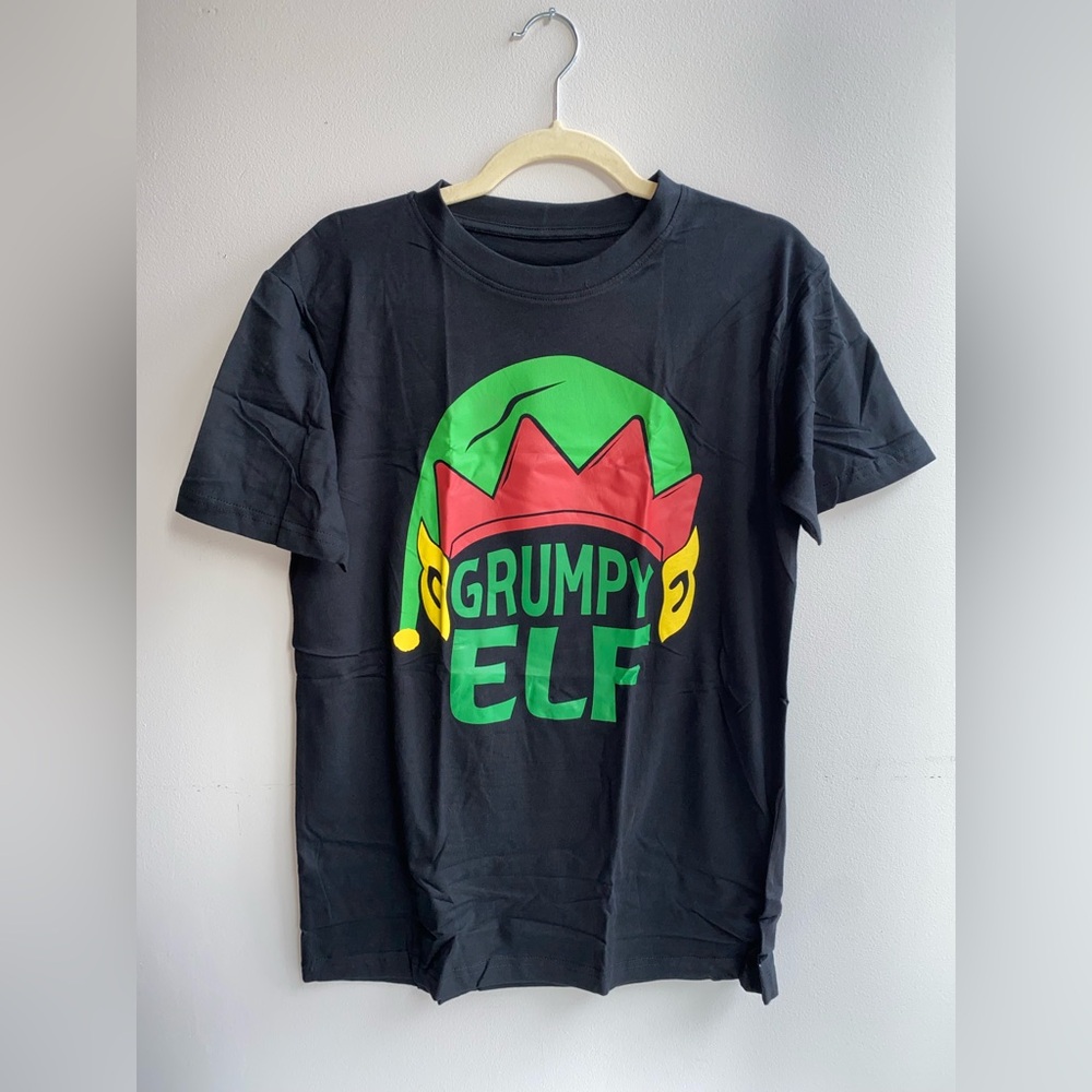 New! Grumpy Elf Black Christmas Funny Holiday T-Shirt Stocking Stuffer Gift M - Picture 1 of 3